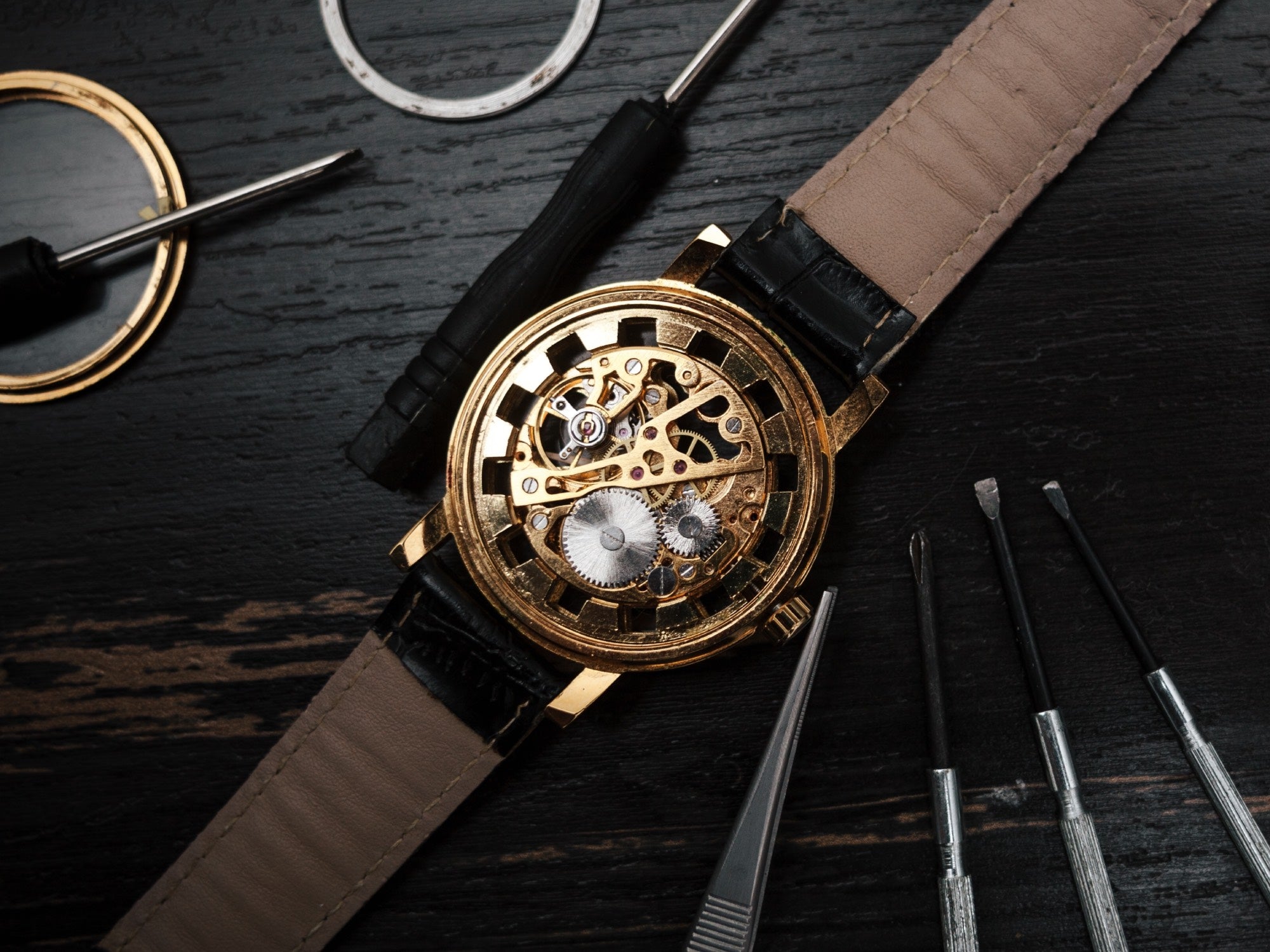 Jewelry and watch repairs service at Lu’Ro Jewelers