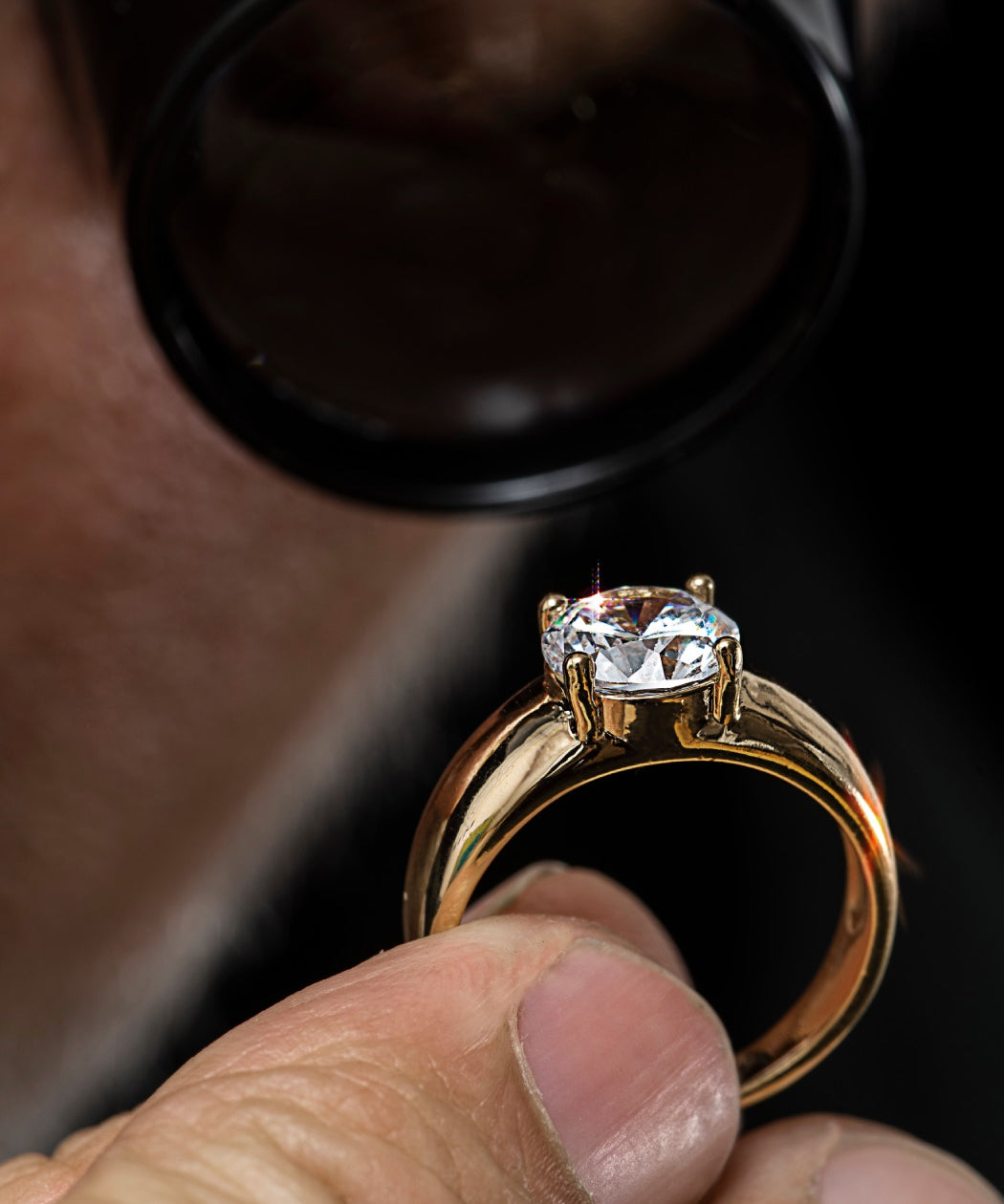 Jewelry appraisal service at Lu’Ro Jewelers