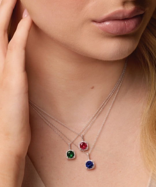 Lu’Ro Jewelers pendants and necklaces collection