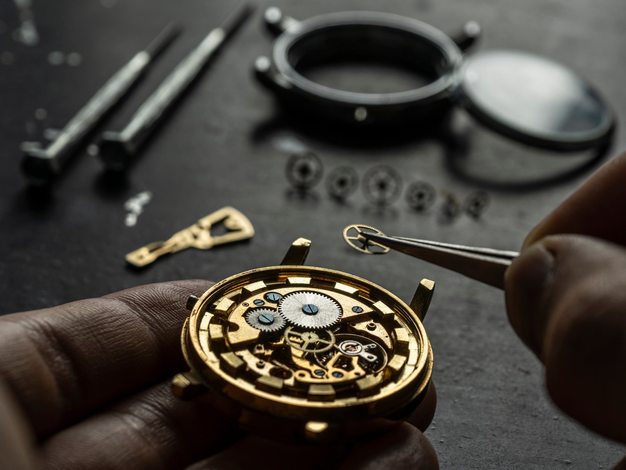 Watch repair service at Lu’Ro Jewelers